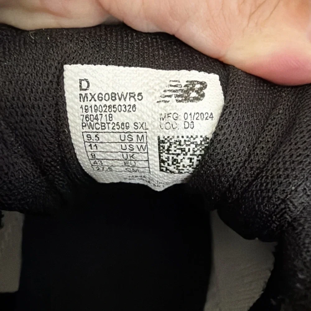 New Balance signs wear width